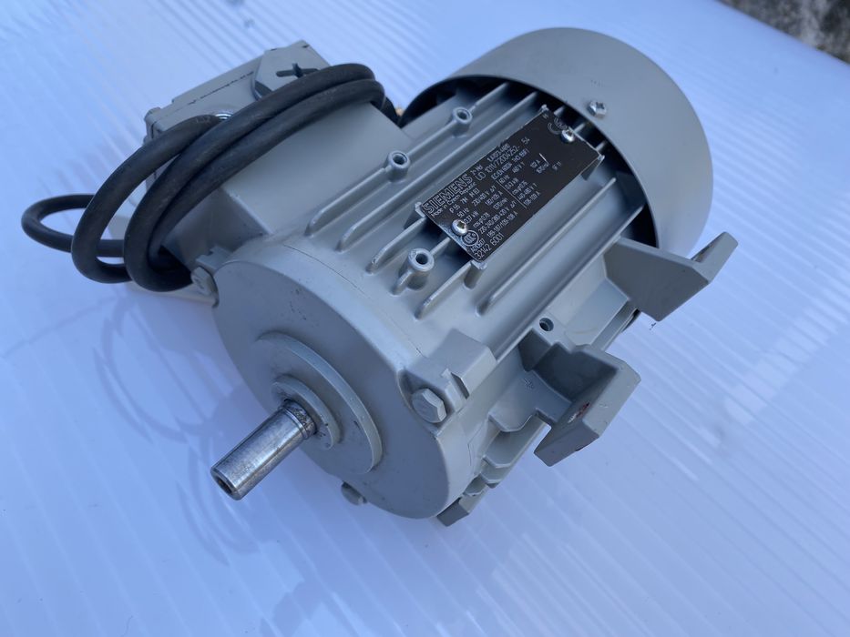 Motor com ventoinha