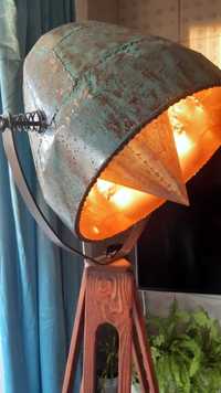 Lampa podłogowa, industrialna