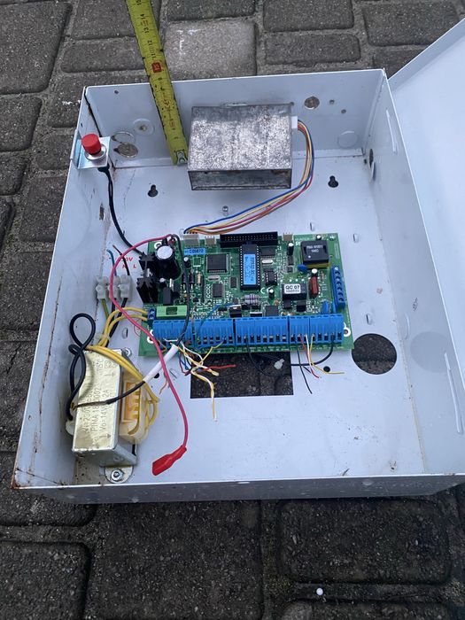 Коробка металева