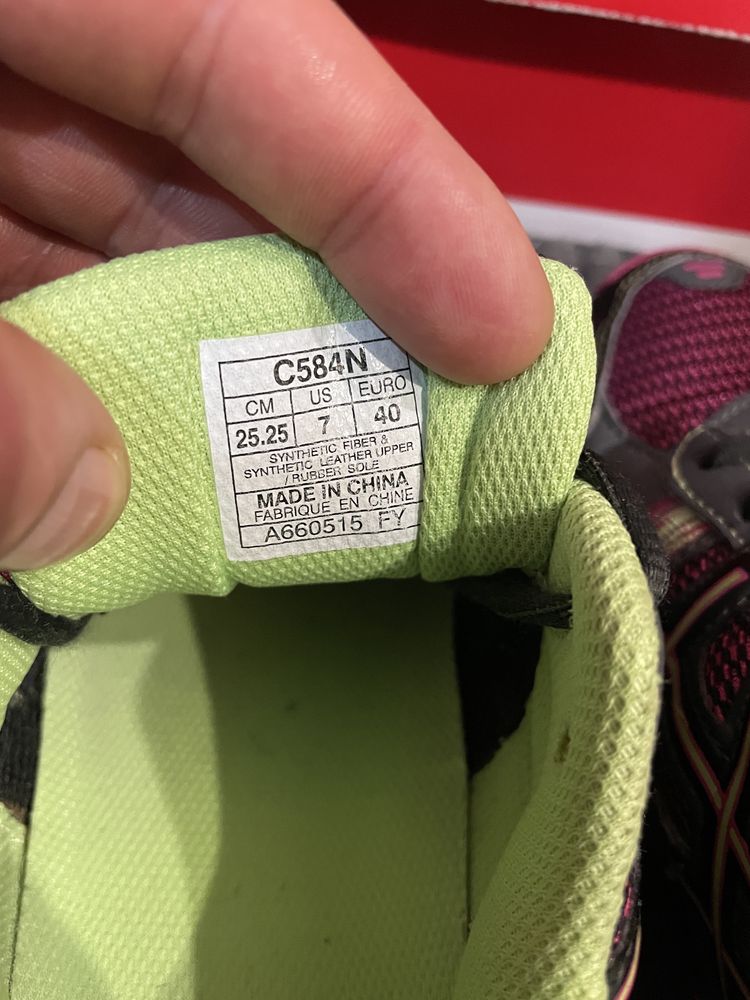 Жіночі кросівки Asics Gel Venture 5 40(25,25см) оригінал
