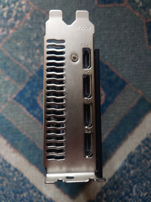 AMD RX 6600 XT відеокарта