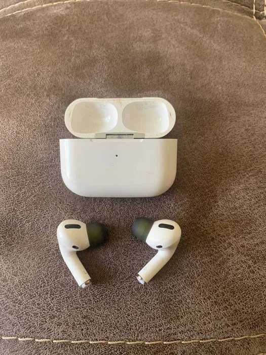 Навушники Apple AirPods Pro