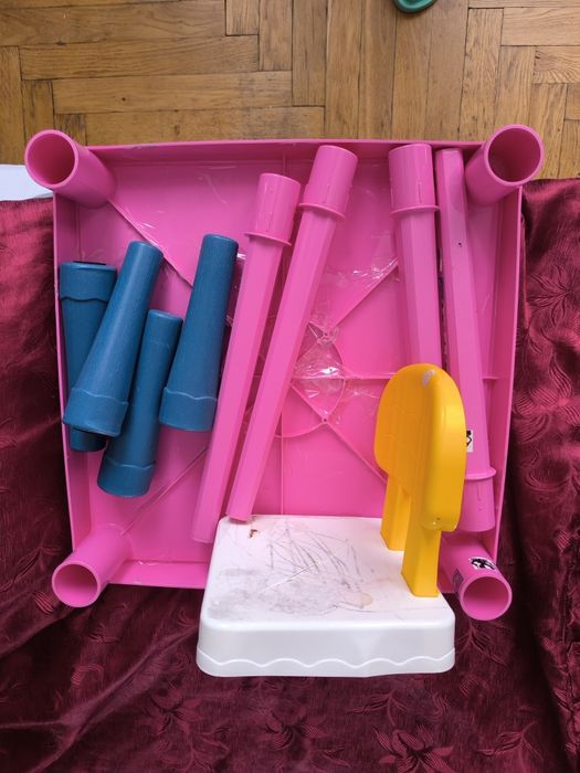 Стіл і стілець дитячі.Пластик