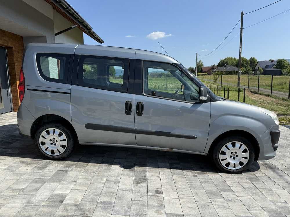 Fiat Doblo MiniVan 1.4 T-Jet 2013 | 249 000 km Srebrny | 1 Właściciel
