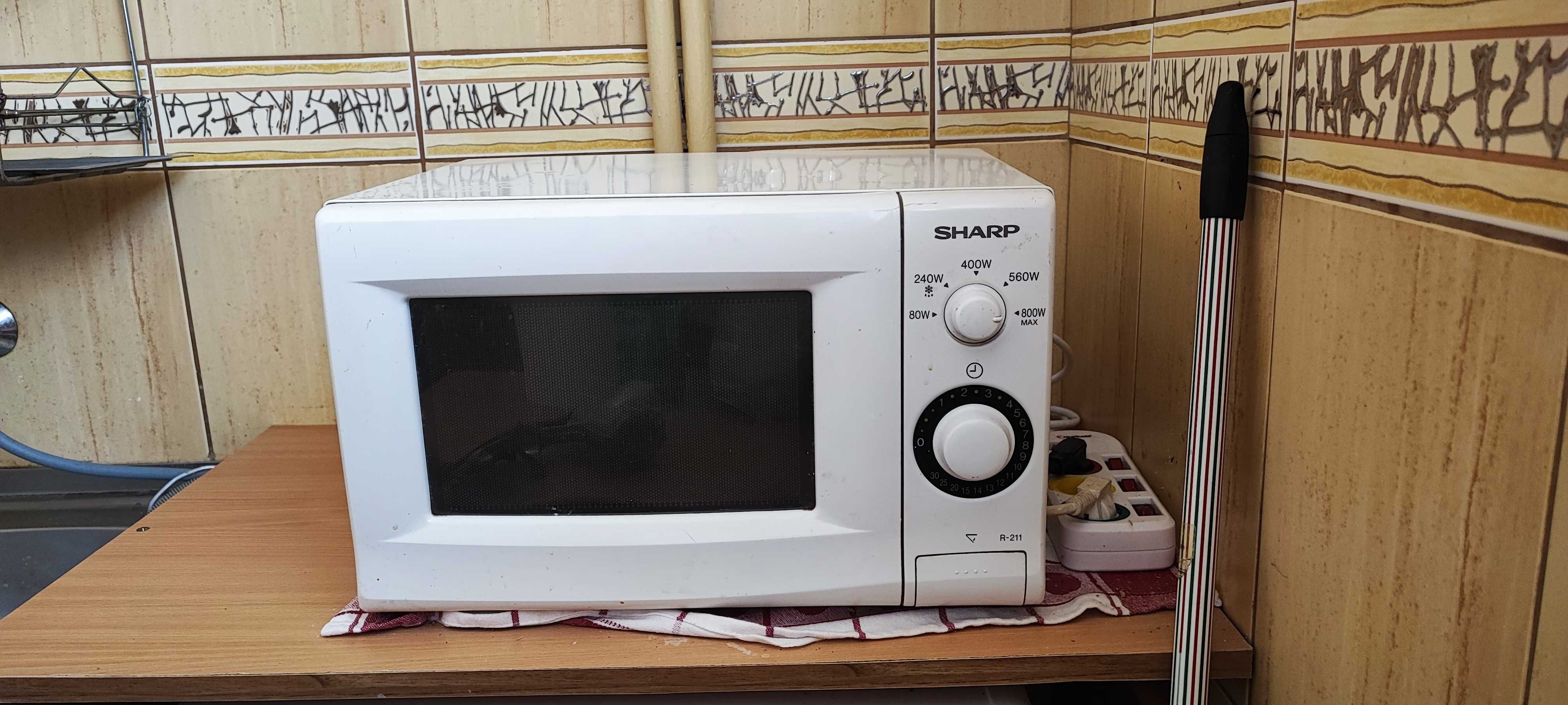 Kuchenka mikrofalowa SHARP 800W