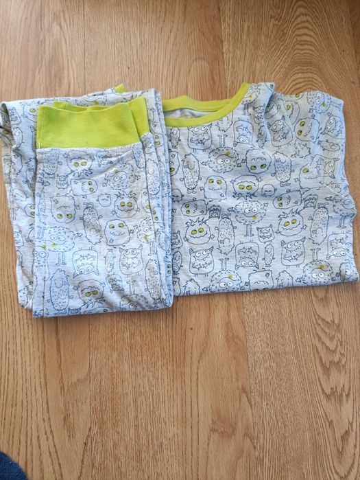 Piżama na chłopca w rozm 134 w doskonałym stanie