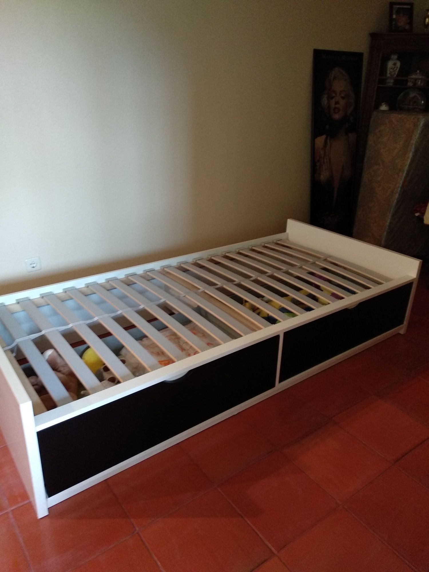 Cama de solteiro IKEA