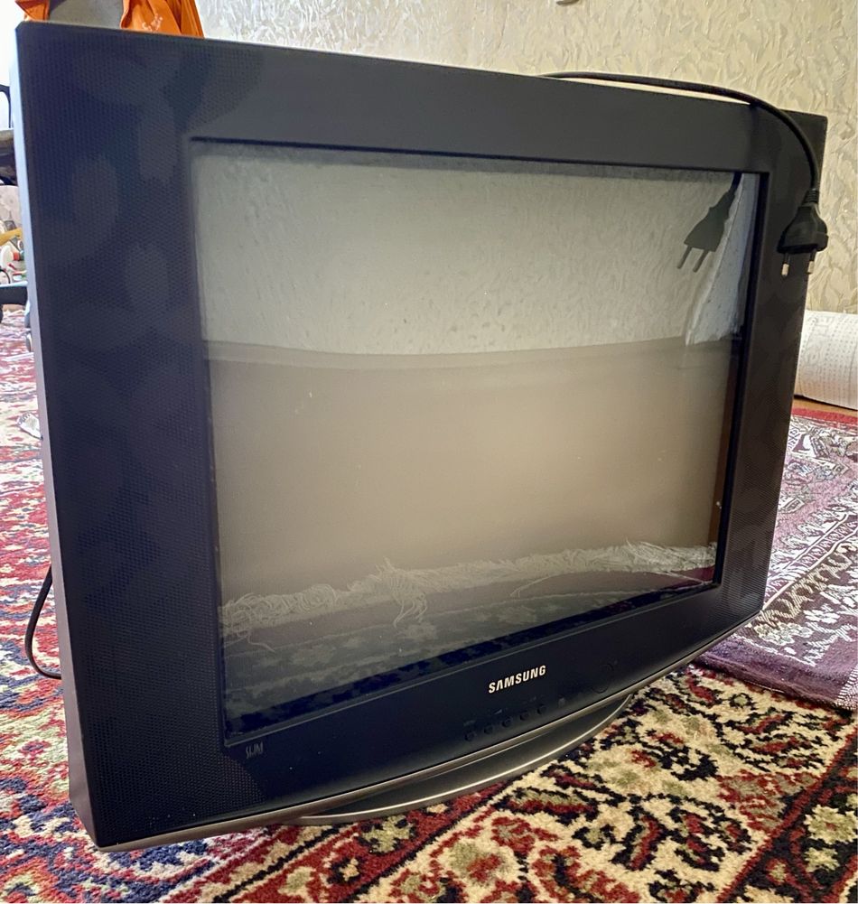 Продам телевизор Samsung CS21A551MU