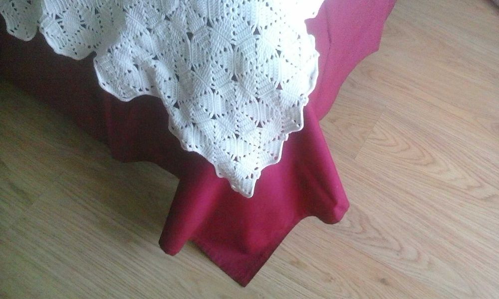 Colcha de renda feita à mão
