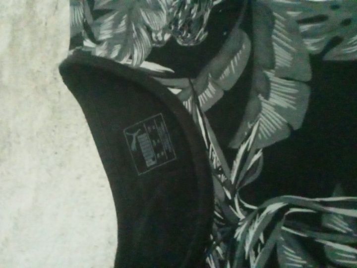 Футболка PUMA, чорна з принтом