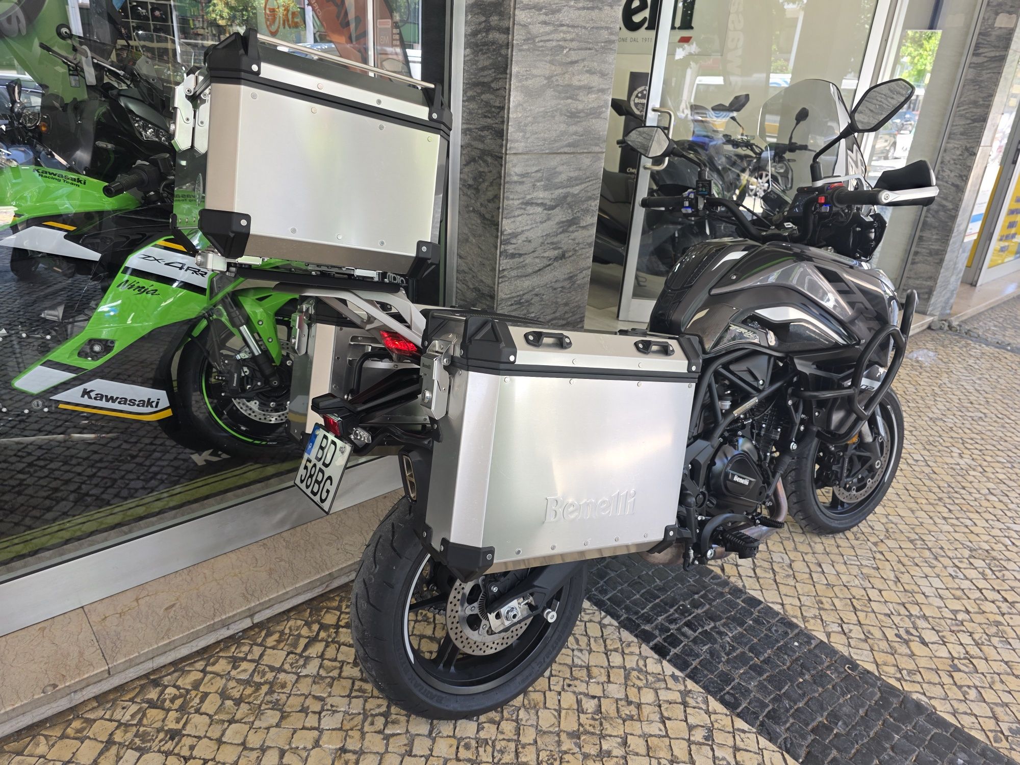 Benelli Trk 702 Adventure