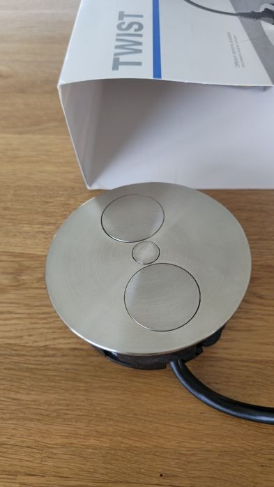 BACHMANN Gniazdo wtykowe do zabudowy Twist 2-krotne