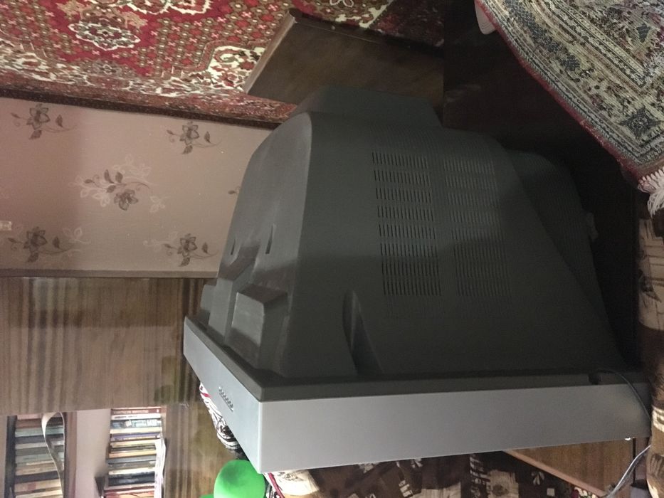Телевизор    TCL