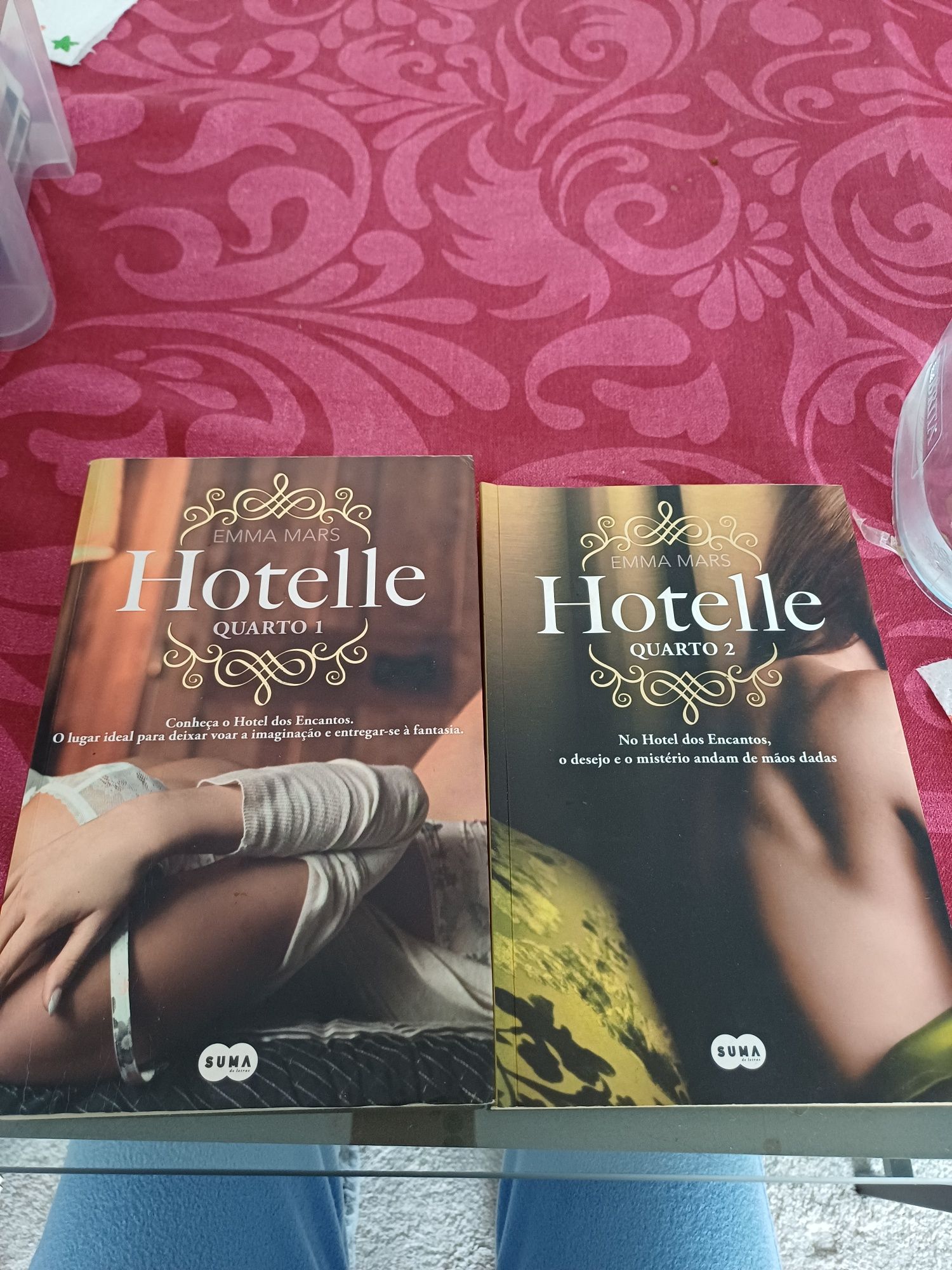 Vendo livros "Hotelle quarto 1 e 2 "