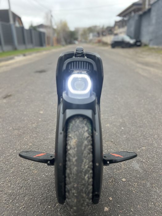 Моноколесо Inmotion V11