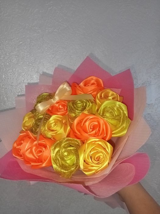 Букет троянд "Золото персикового ранку"