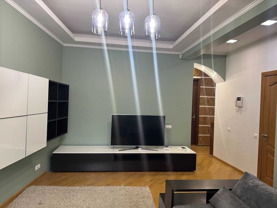 Оренда. 2 к. О. Гончара, 6. Без комісії. Світло не вимикають!!!