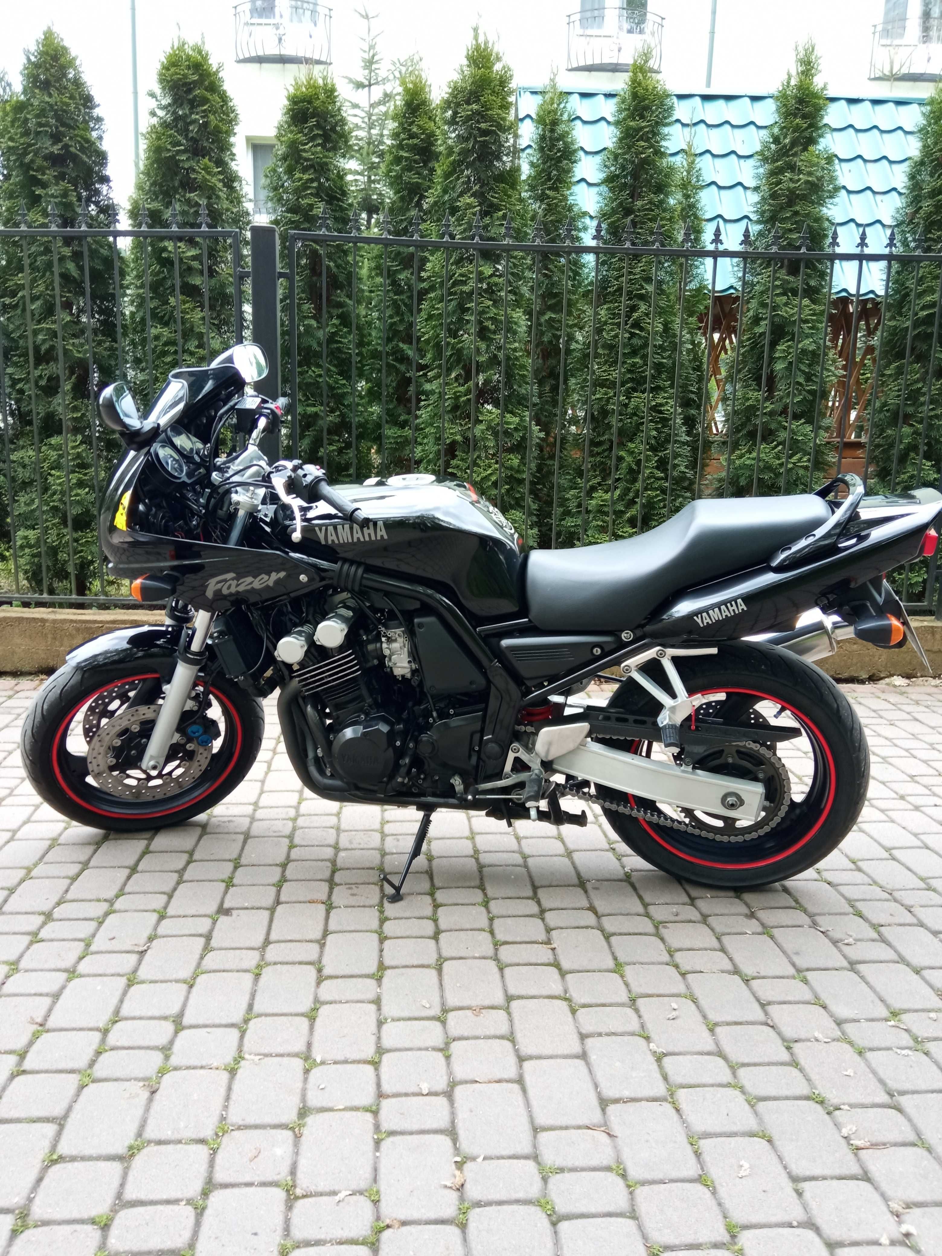 Yamaha Fazer 600