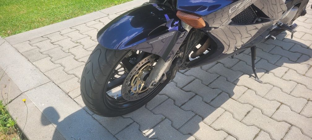 Honda vfr800 v-tec