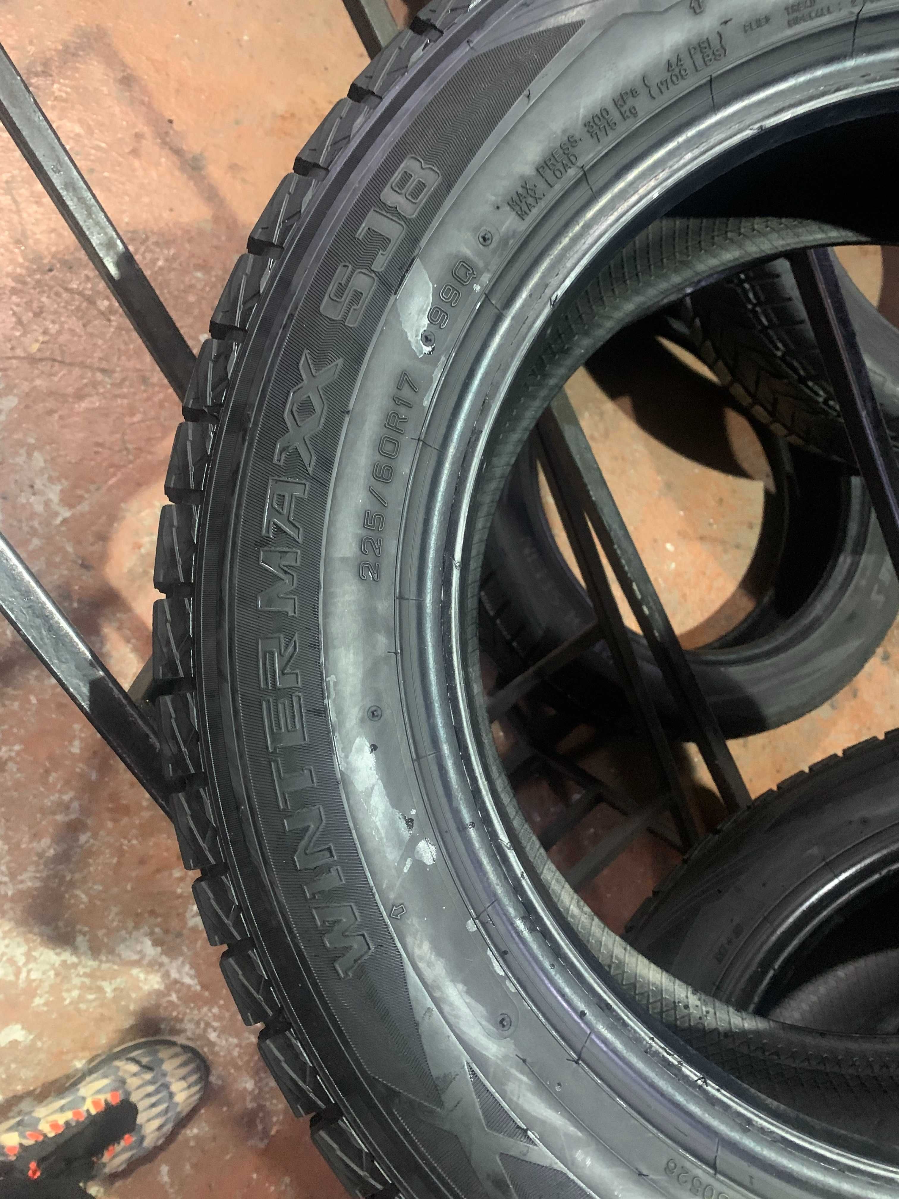 Шины БУ 225 60 R 17 Dunlop Wintermaxx SJ8