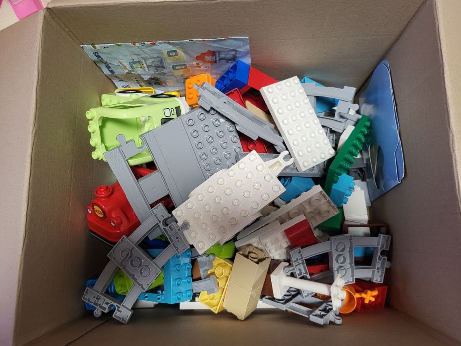 Набір лего дупло, разом з потягом. Все працює