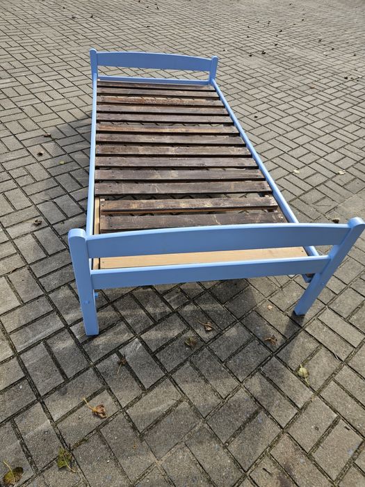 Łóżko drewniane 90x200 niebieskie