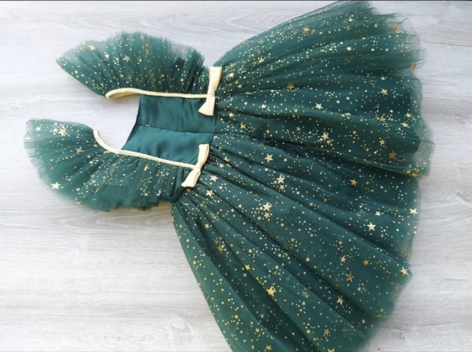 Святкова чарівна сукня на дівчинку