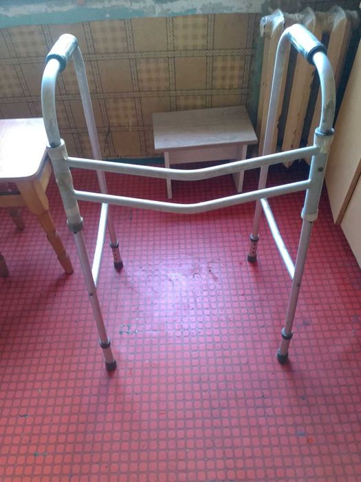 Ходунки для взрослых.