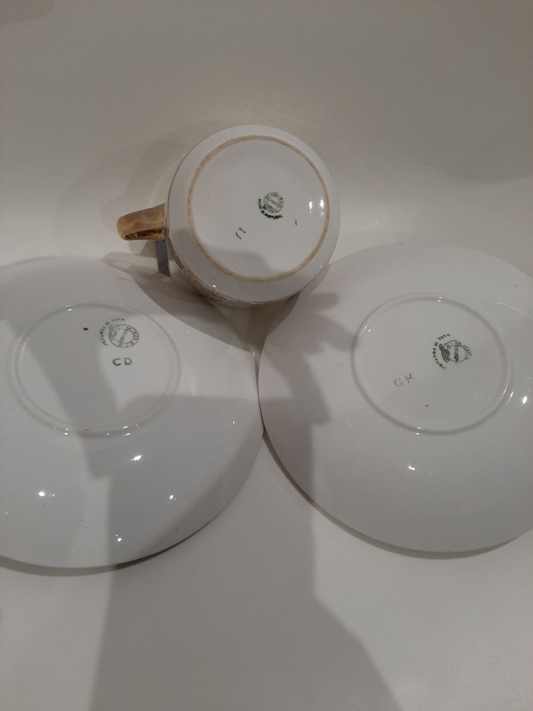 Conjunto chávena e 2 pratos