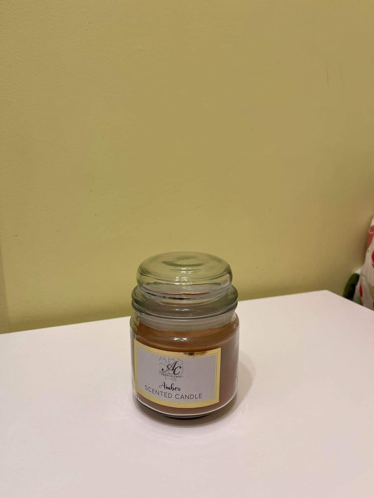 Świeczka amber słodki zapach