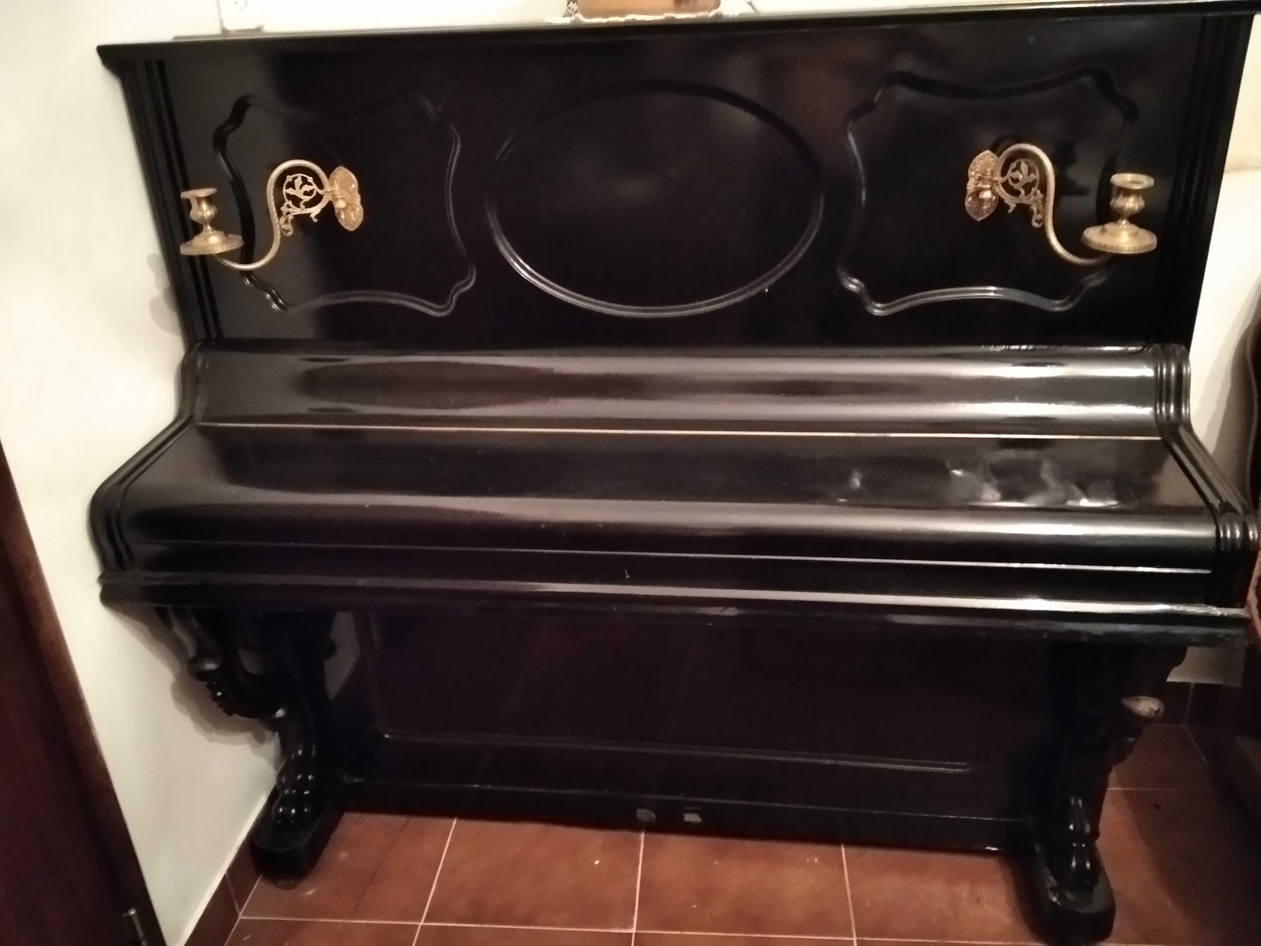 Piano Alemão  th.Staglich,Wittenberg.