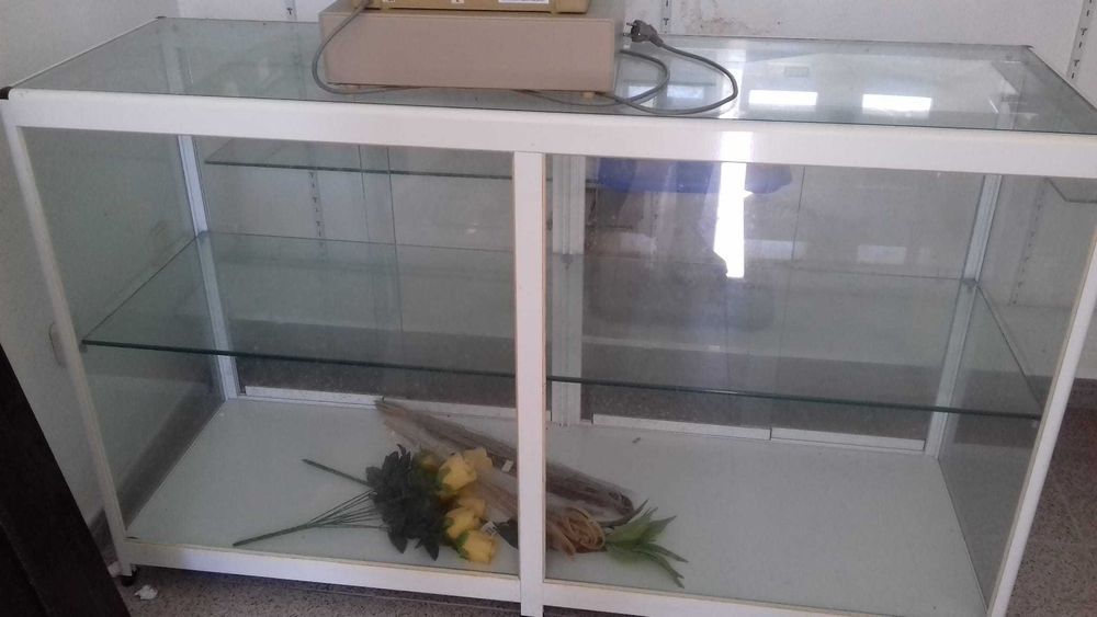 Balcão ideal para lojas e vitrines