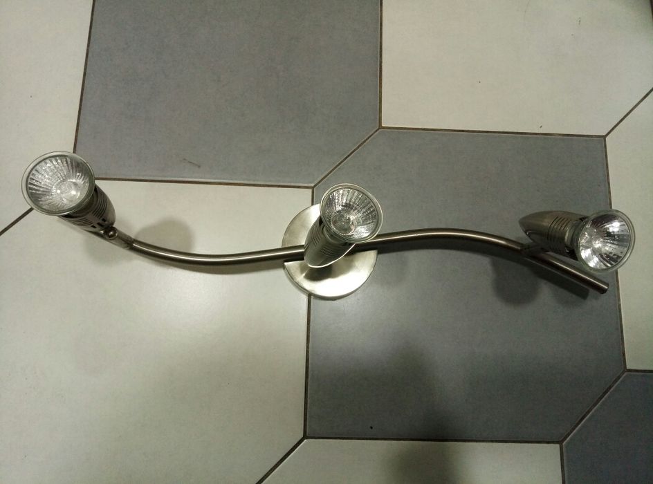 Светильник галогеновый, металлический(на 3 лампы)
