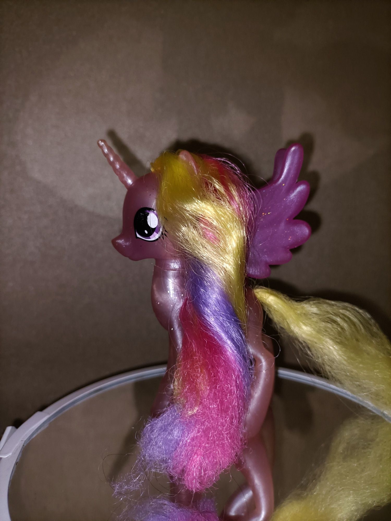 Oryginalny kucyk my little pony g4 Księżniczka Cadence perłowa