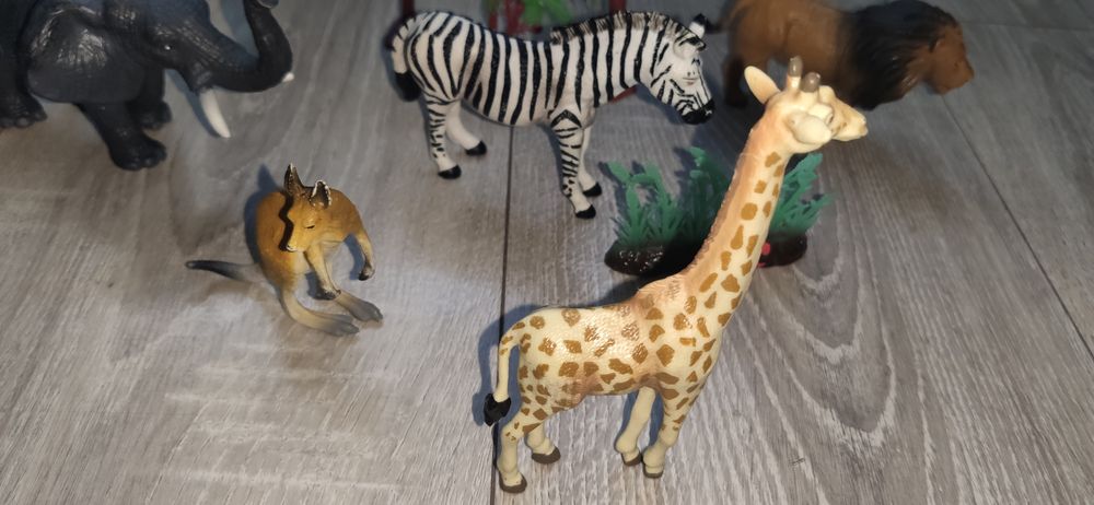 Zwierzęta dzikie Safari figurki