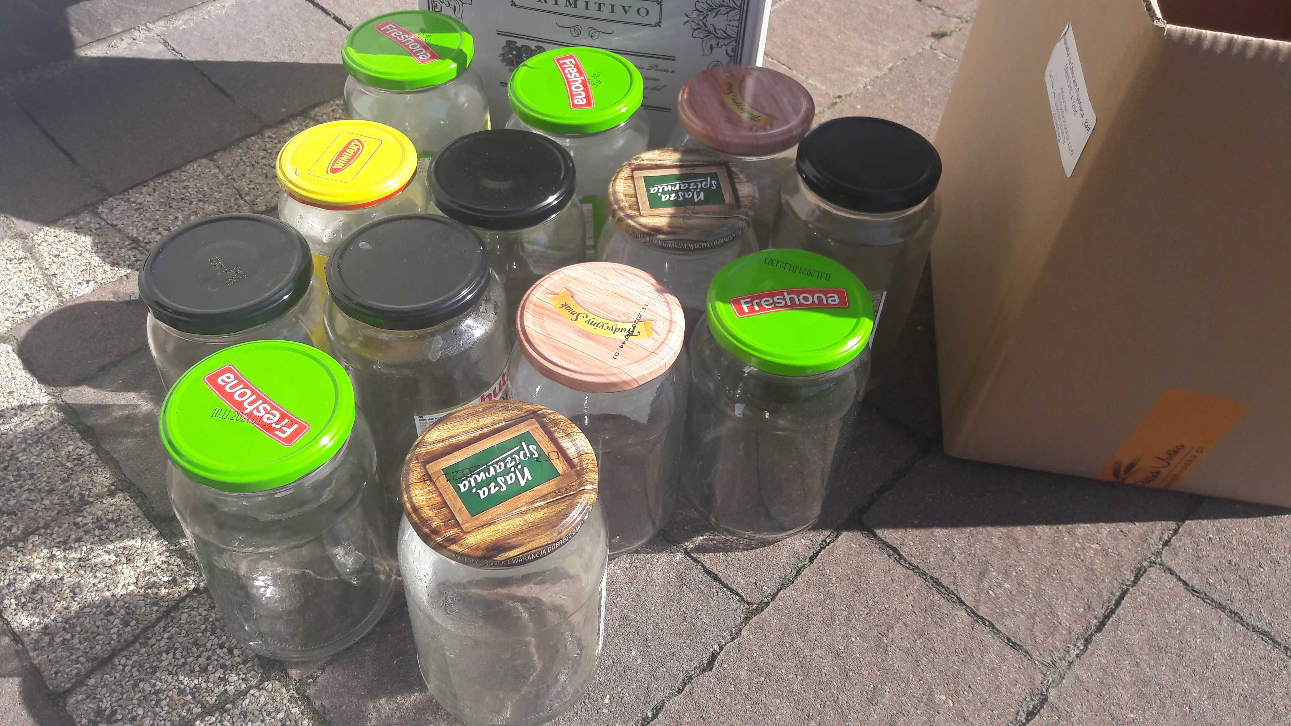 słoiki 850 ml i 900ml około 100szt po 2,5 zł szt z zakrętką Konin