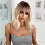 Peruka platynowy blond z grzywką lekkie fale
