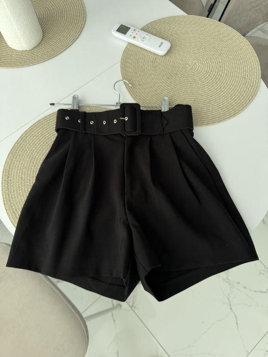 Чорні класичні шорти, розмір 34, XS, бренд Love Republic