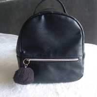 Маленький чорний рюкзак H&M