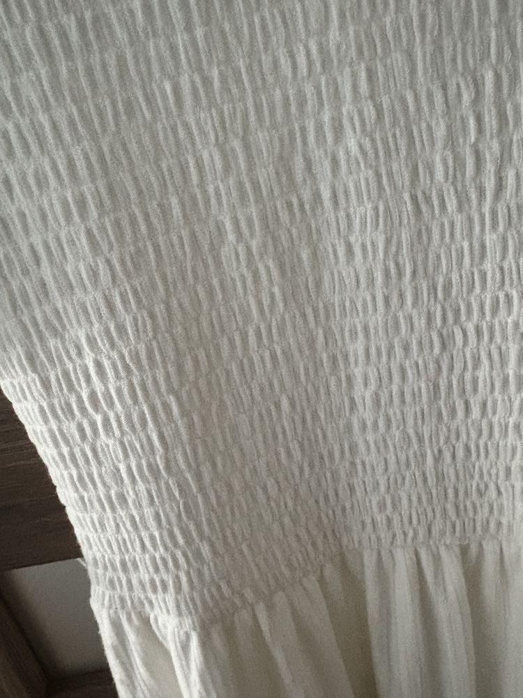 Biała elastyczna sukienka Reserved 38/M