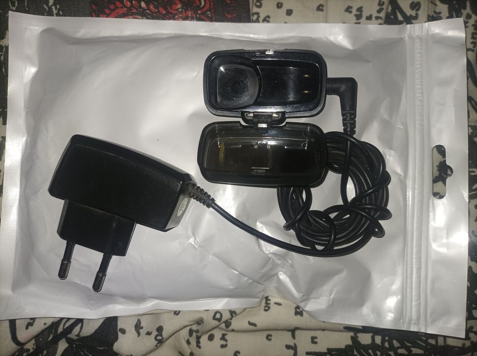 Зарядний пристрій з футляром для гарнітури Samsung aath200hbe