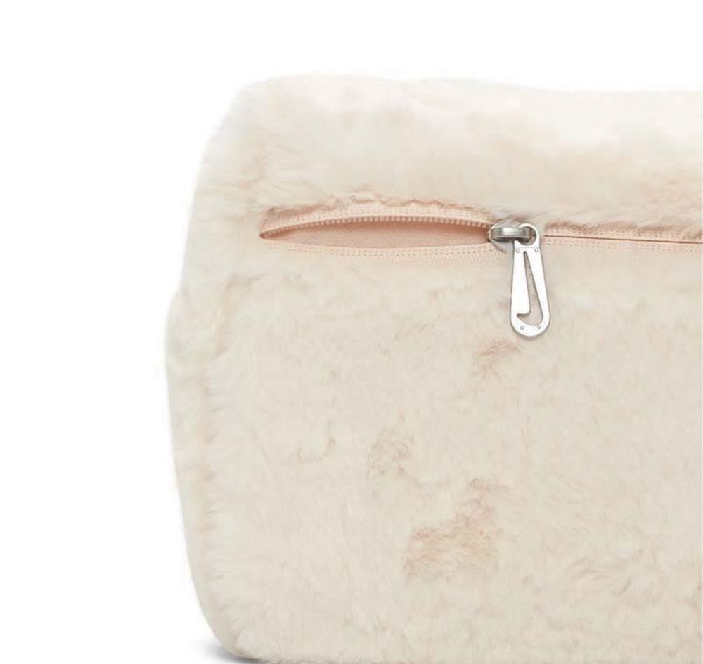 сумка Nike Futura 365 Faux Fur Crossbody Bag