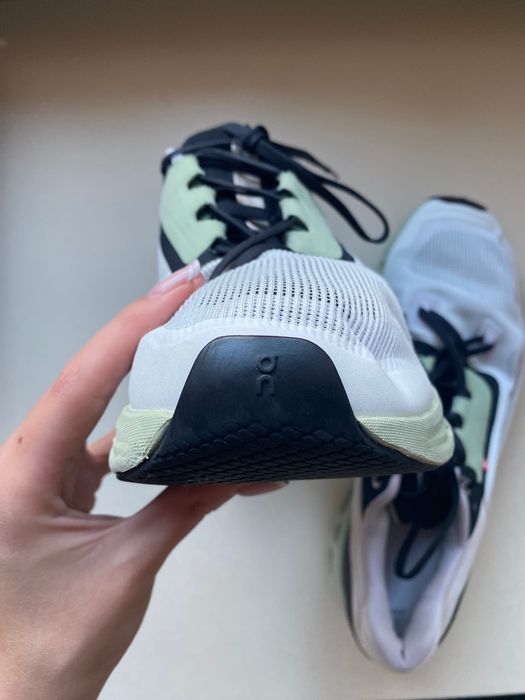 Чоловічі кросівки On Running