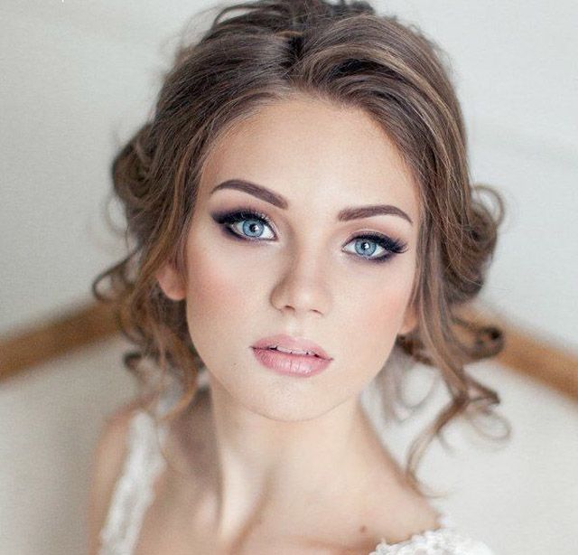 Mobilna kosmetyczka WizażystkaMakijażPaznokciePedicuLaminacjaHennaFarb