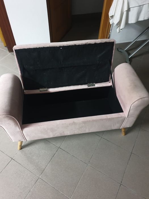 Sofa , poltrona e estante em cubo