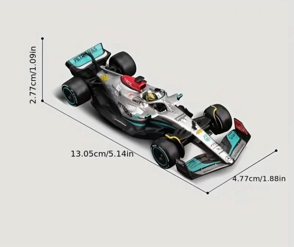 Model Burago 1:43 w akrylowej obudowie Mercedes - AMG F1 W 13 E Perfo