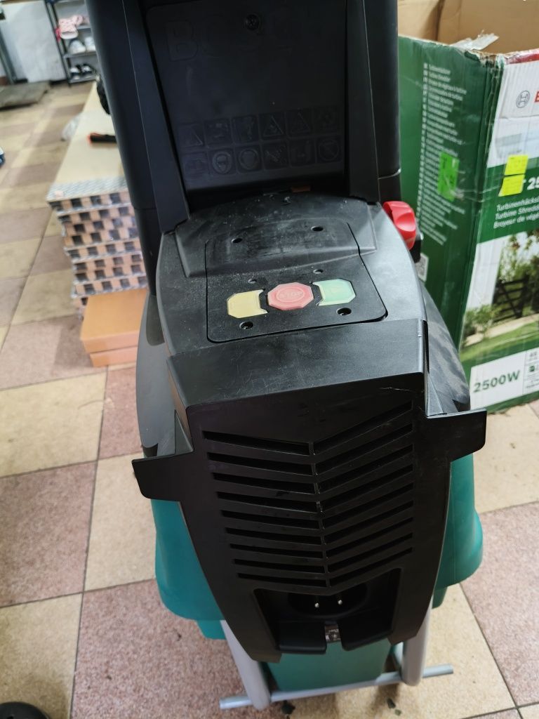 Bosch rozdrabniacz axt 25 tc rębak 45mm 2024r