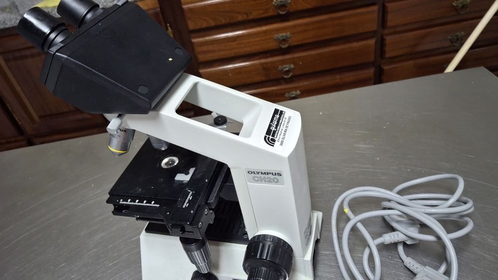 Microscópio Olympus CH20