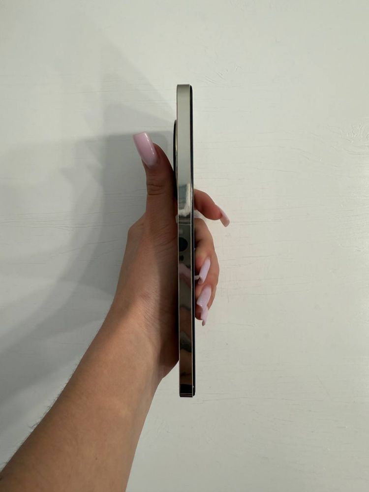 Смартфон realme 12+ 5G 8/256GB Navigator Beige