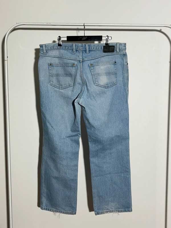 jasnoniebieskie meskie jeansy
